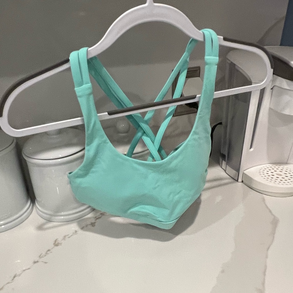 Lululemon Wild Mint Energy Bra Size 6 NWOT.